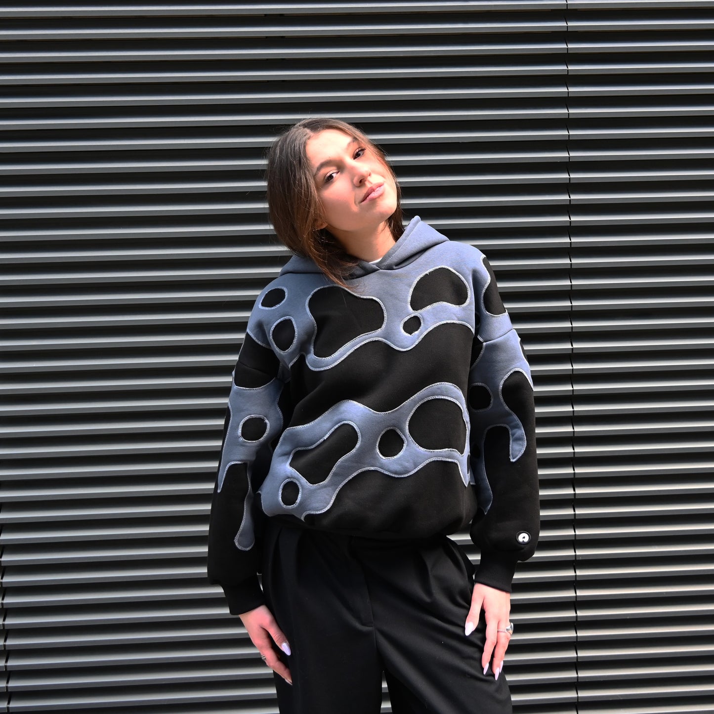 BLUZA Z KAPTUREM LAVA - Szara